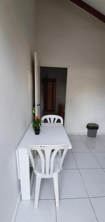 קפסטר-בל-או Les Cottages De Roseau מראה חיצוני תמונה